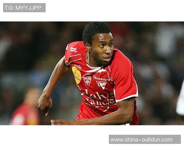 贝兹尔与阿雅克肖的较量揭示法乙联赛的激烈竞争与精彩瞬间 贝兹尔与阿雅克肖的较量揭示法乙联赛的激烈竞争与精彩瞬间