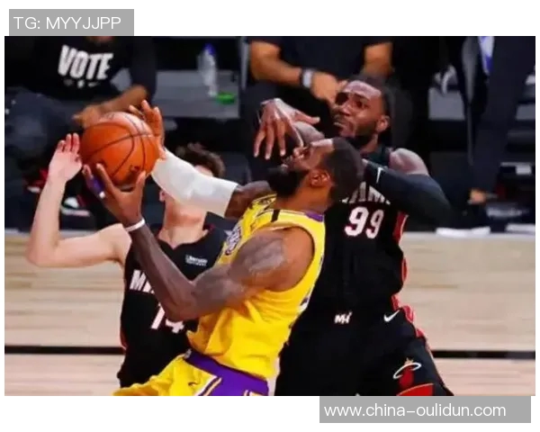 湖人对热火第三场比赛裁判争议引发热议是否存在放水现象