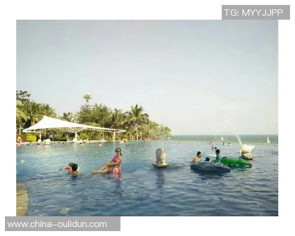 温泉度假风情与泳装魅力的完美融合尽享悠闲时光